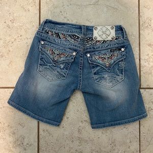 MISS ME | Bedazzled Gemstone Denim Shorts Hippie Back Pocket Design Size 25